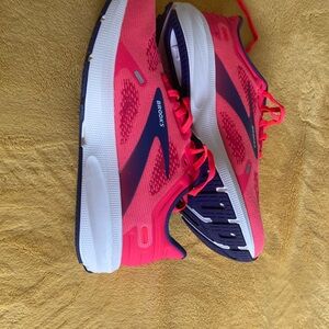 Brooks DNA launch 9 sneakers